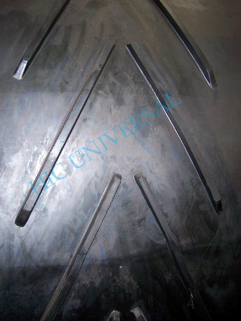 Chevron belting, its top cover moulded with the V shaped cleats of the C15 pattern. Chevron belting, its top cover moulded with the V shaped cleats of the C15 pattern.